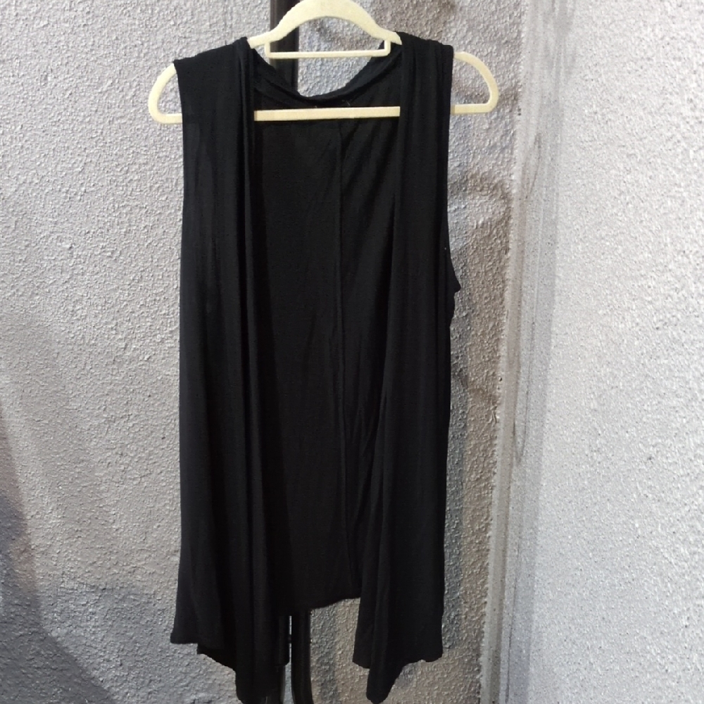 Black Sleeveless Drape Vest